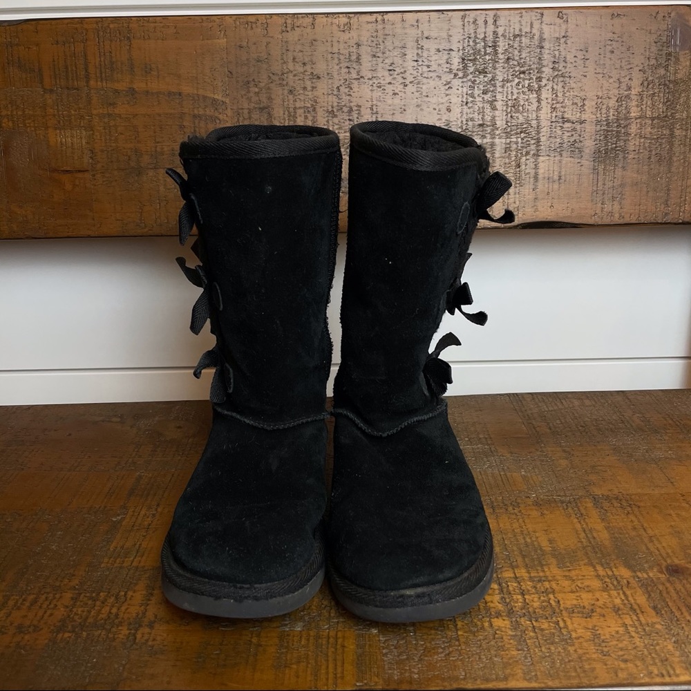 Black Kookaburra by UGG boots
